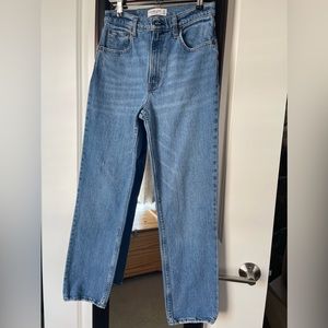 A&F Size 27S/4S 90s Ultra High Rise Straight Jeans